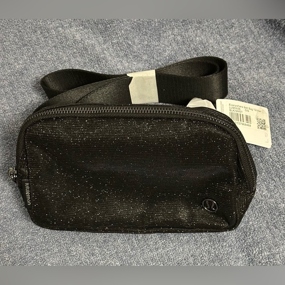 ✨NWT✨ Lululemon: Everywhere Belt Bag 1L-Glitter - Picture 7 of 13